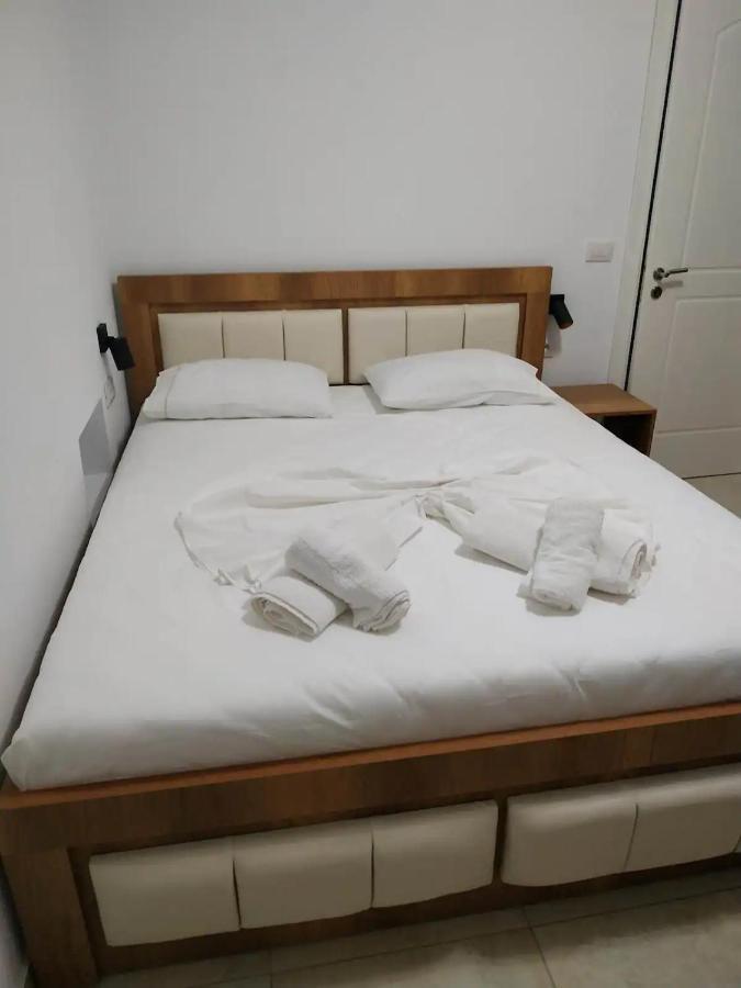 River Bridge Private Room Gjirokaster Bagian luar foto