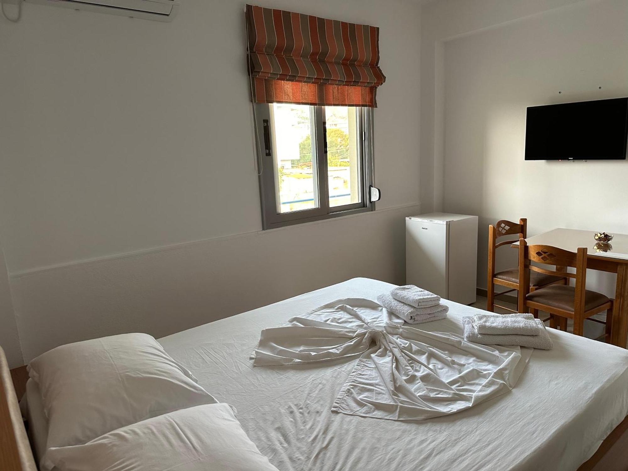 River Bridge Private Room Gjirokaster Bagian luar foto